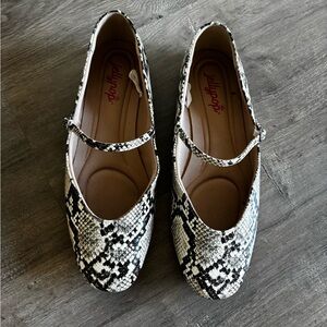 Jellypop Snake Print Mary Jane Style Cushion Footbed Ballet Flats Size 10